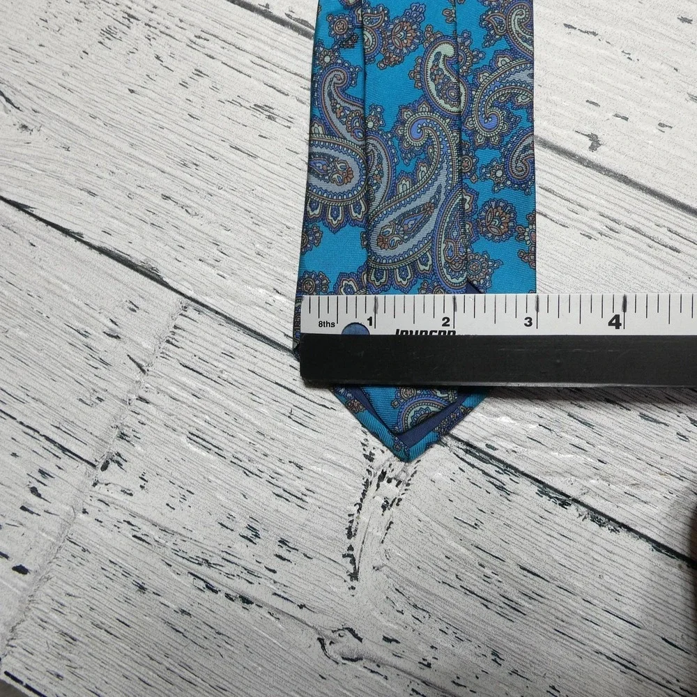 Surrey Sophisticates Tie Mens One Size Blue Paisley 100% Silk Woven Classic